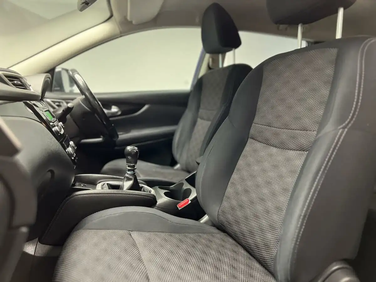 2014-nissan-qashqai-15dci-acenta-big-16