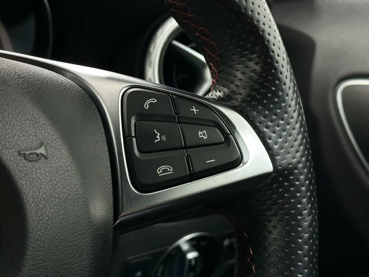 2015-mercedes-benz-gla-class-21d-gla-200d-amg-line-ss-big-13