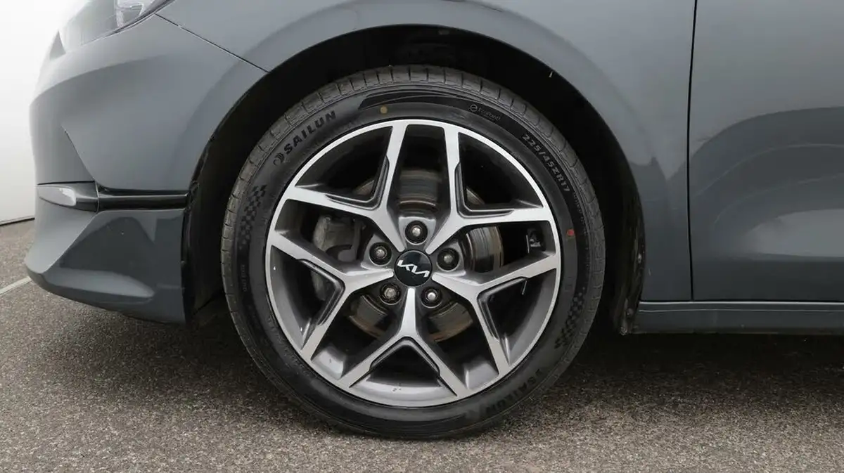 2022-kia-ceed-15-t-gdi-3-hatchback-big-18