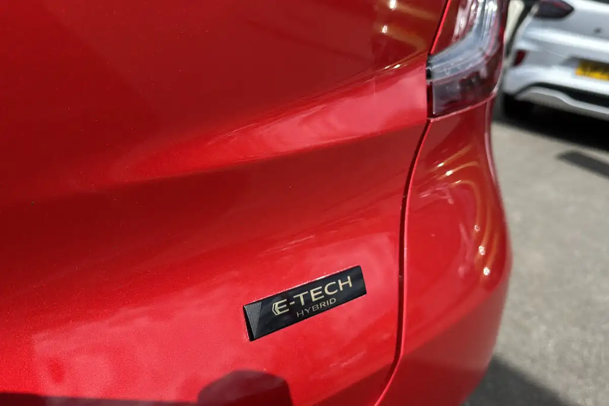 2024-renault-captur-16-techno-145ps-full-big-23