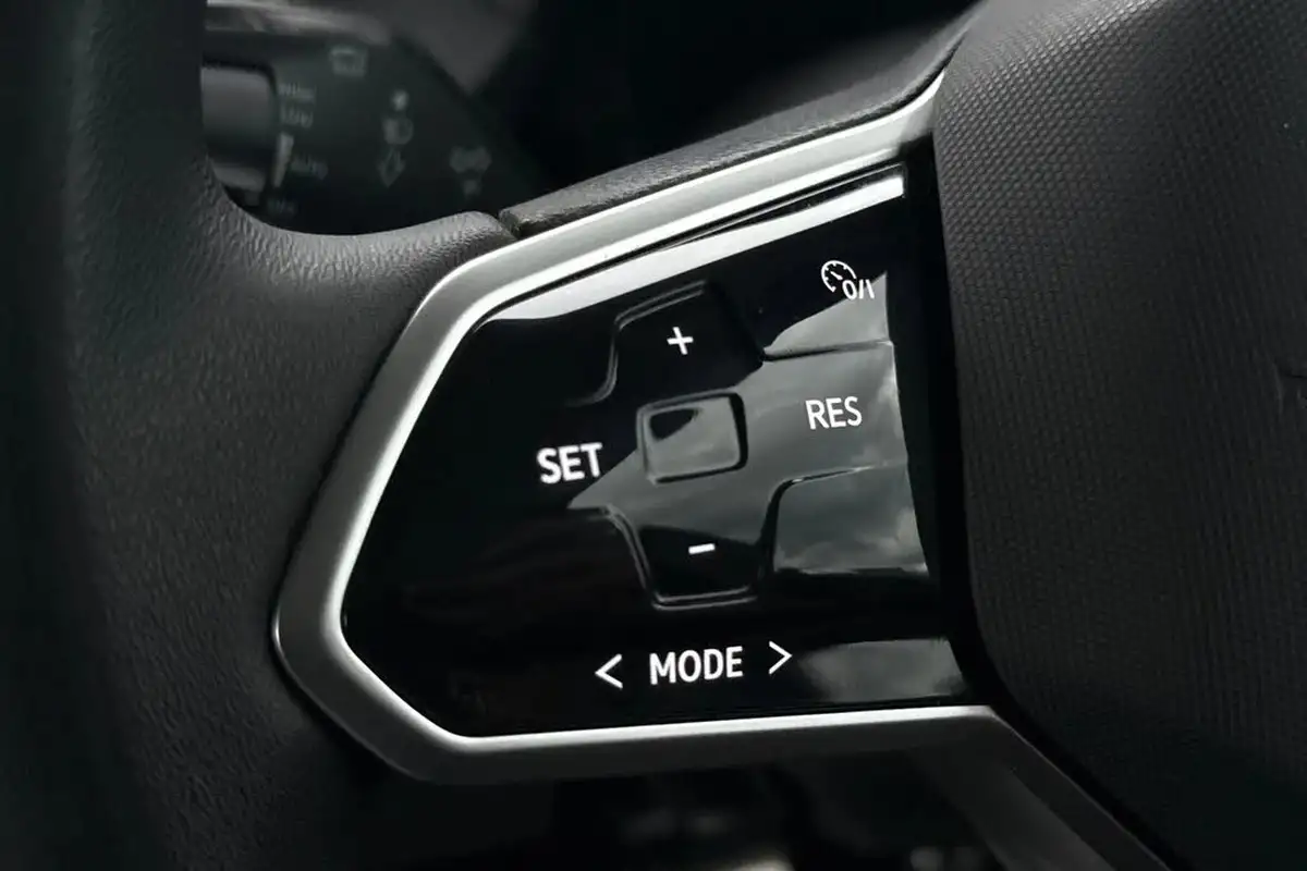 2023-volkswagen-id-buzz-cargo-e-commerce-plus-big-46