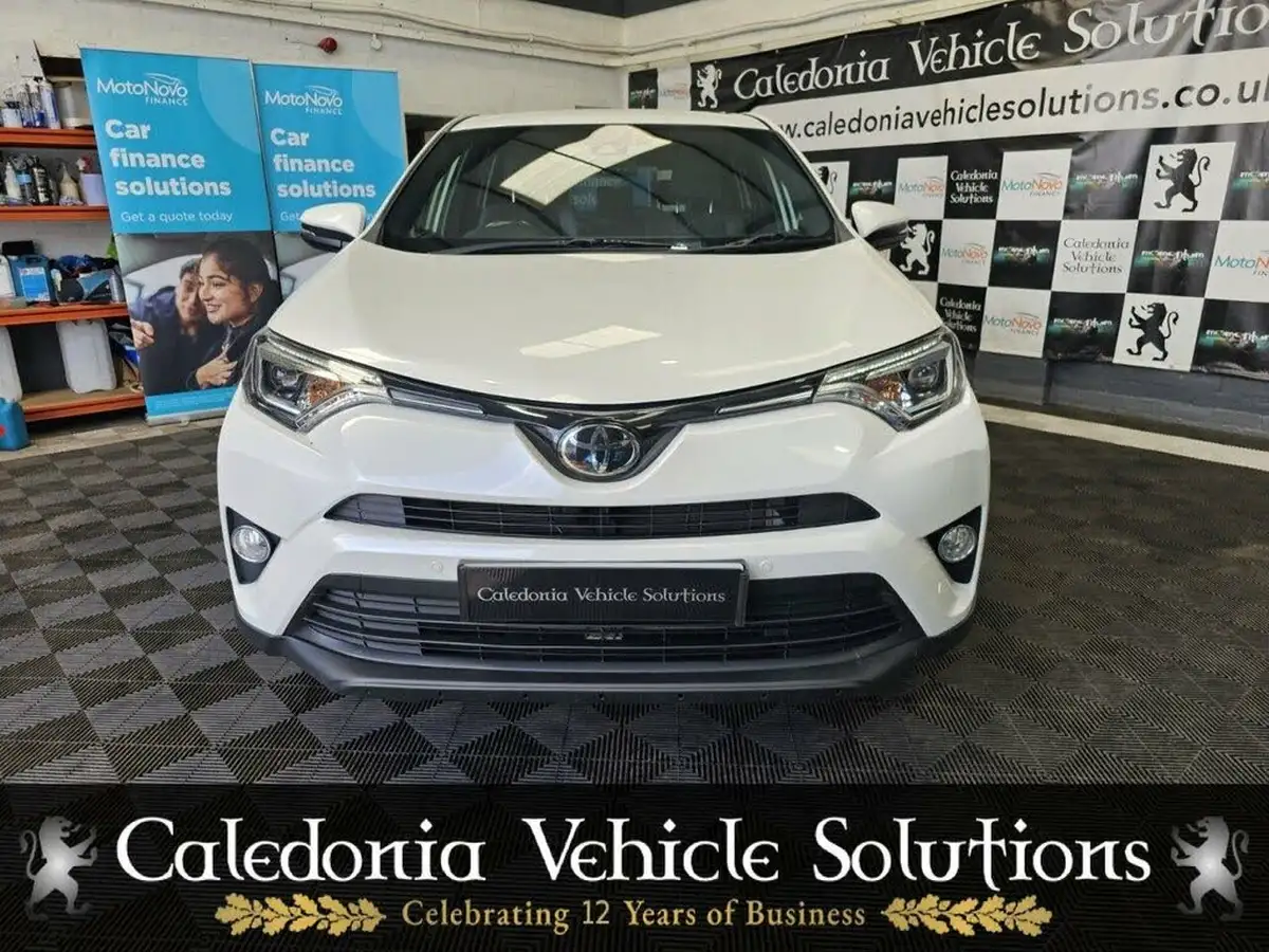 2018-toyota-rav4-20-design-awd-big-29