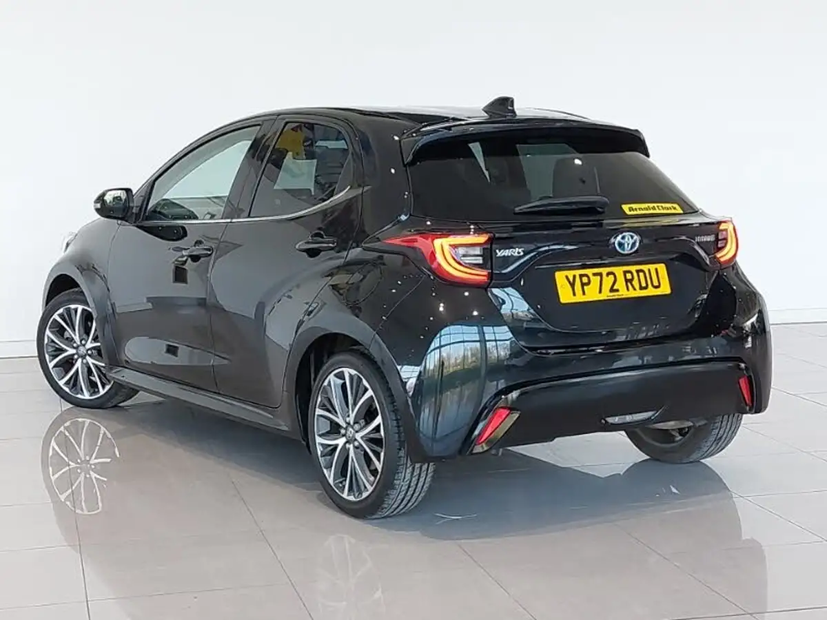 2022-toyota-yaris-cross-15-vvt-i-excel-city-packpan-roof-big-1