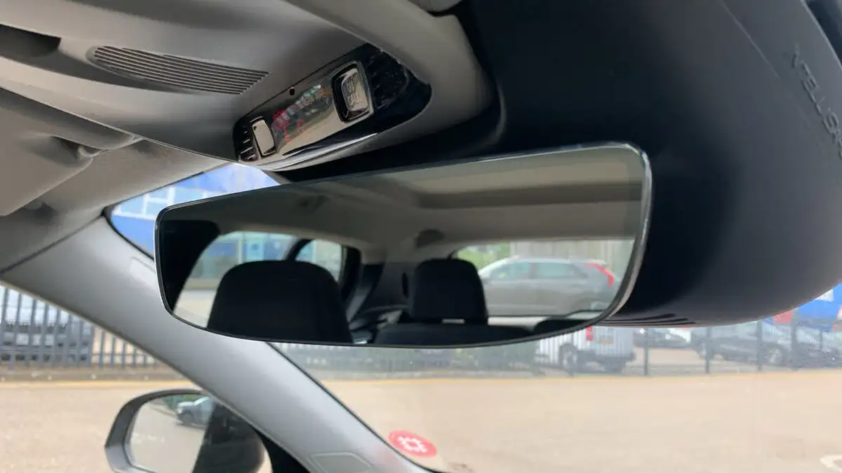 2021-volvo-xc40-15-t3-momentum-161bhp-big-36