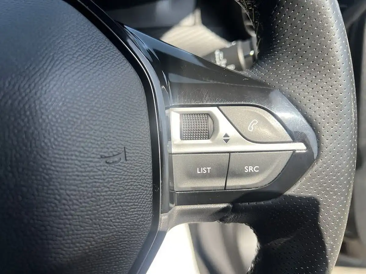 2021-peugeot-2008-suv-e-gt-premium-big-20