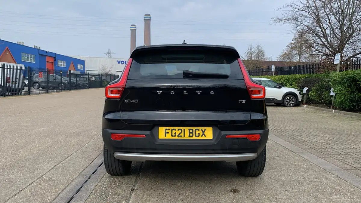2021-volvo-xc40-15-t3-momentum-161bhp-big-8