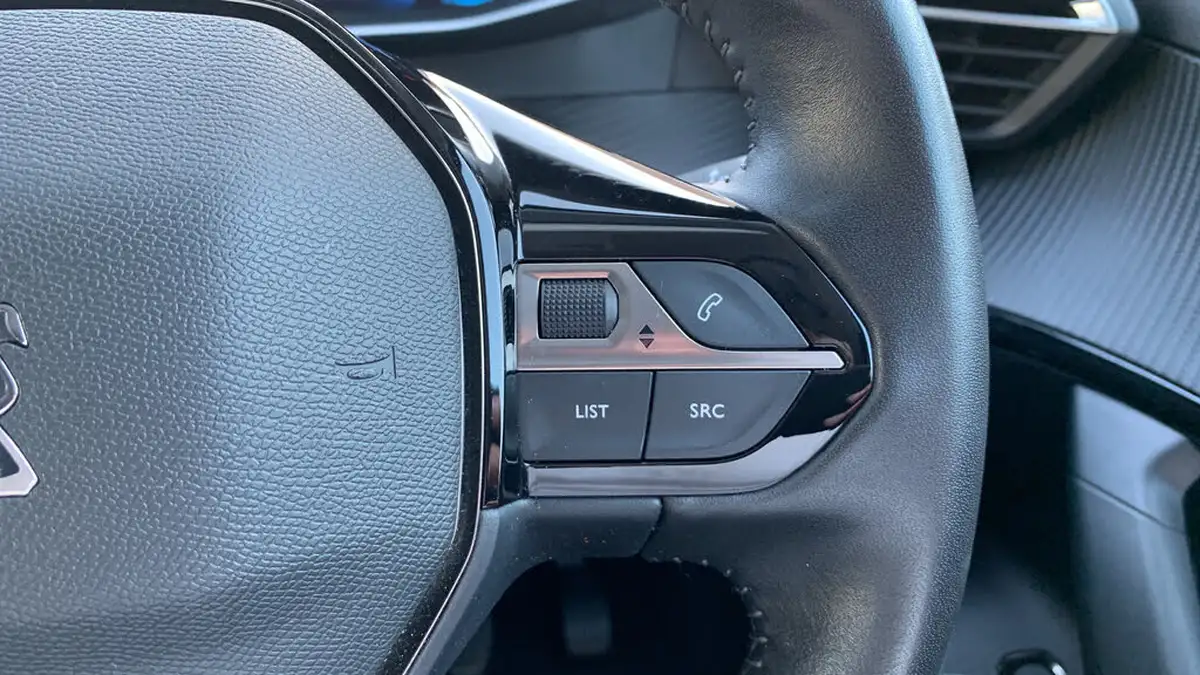 2022-peugeot-2008-suv-12-puretech-allure-premium-130bhp-big-23