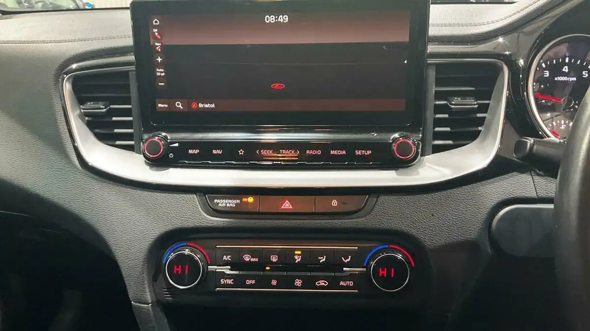 2022-kia-ceed-15-t-gdi-3-sportswagon-big-6