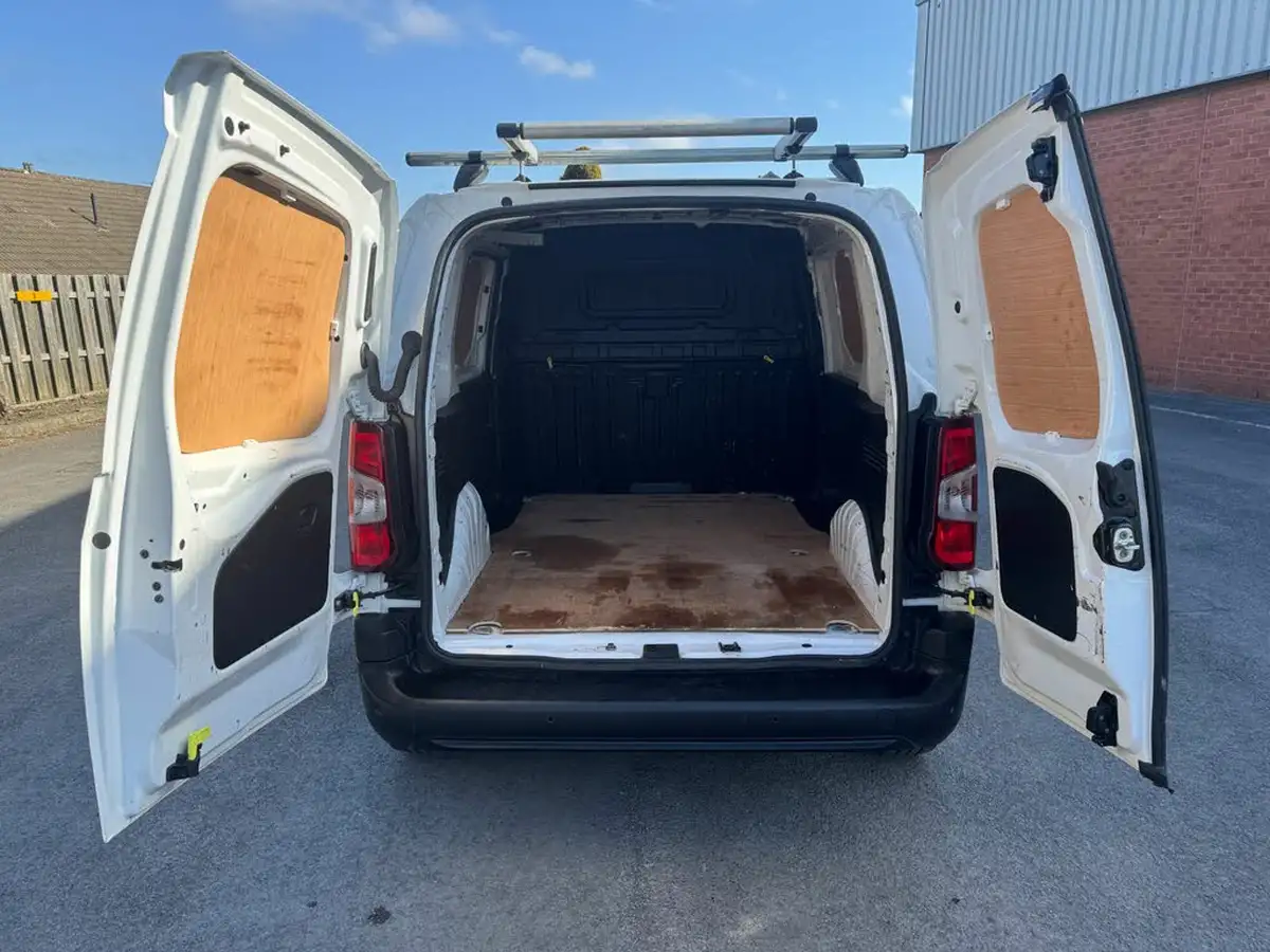 2020-peugeot-partner-15-bluehdi-1000-professional-100ps-eu6dt-panel-big-37