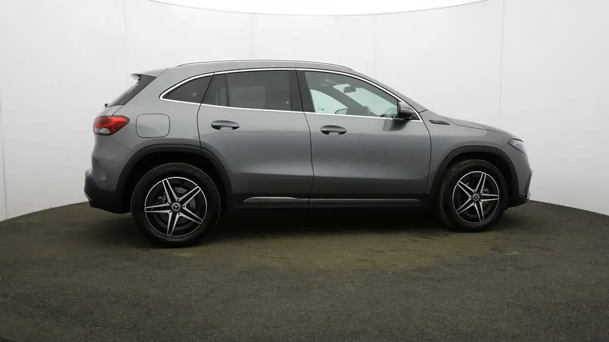 2021-mercedes-benz-eqa-e-eqa-250-amg-line-big-46