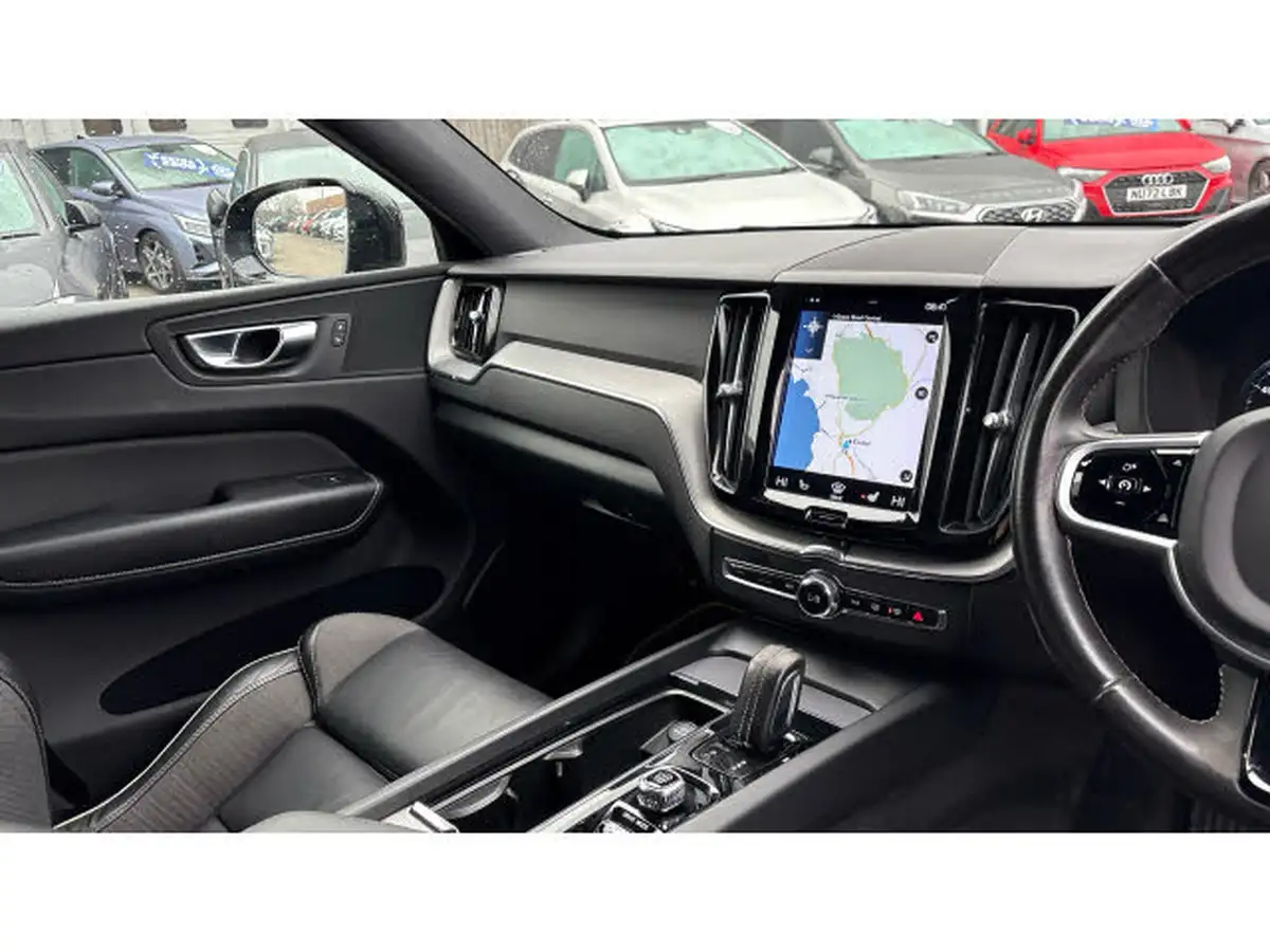 2020-volvo-xc60-20-b5-r-design-big-13