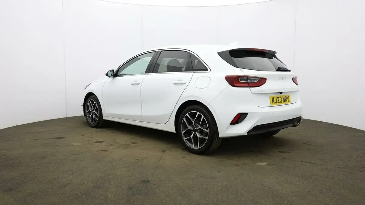 2022-kia-ceed-15-t-gdi-3-hatchback-big-57