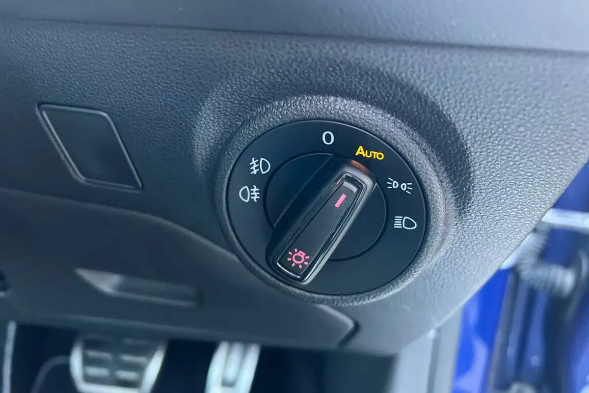 2020-seat-leon-20-tsi-cupra-300-4drive-ss-estate-big-20