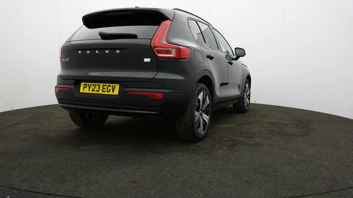 2023-volvo-xc40-15-t5-ultimate-dark-big-76