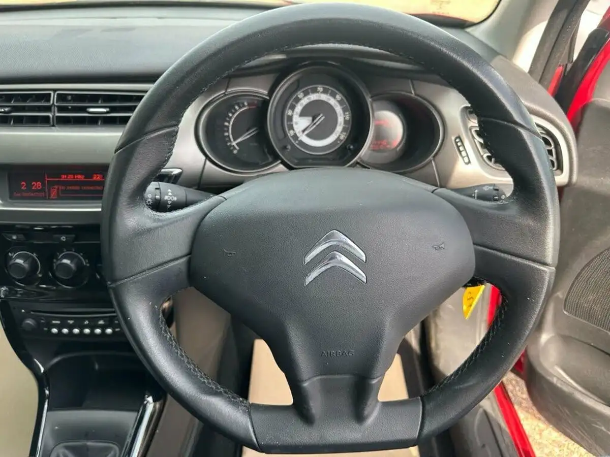 2014-citroen-c3-12-selection-vti-82ps-big-11