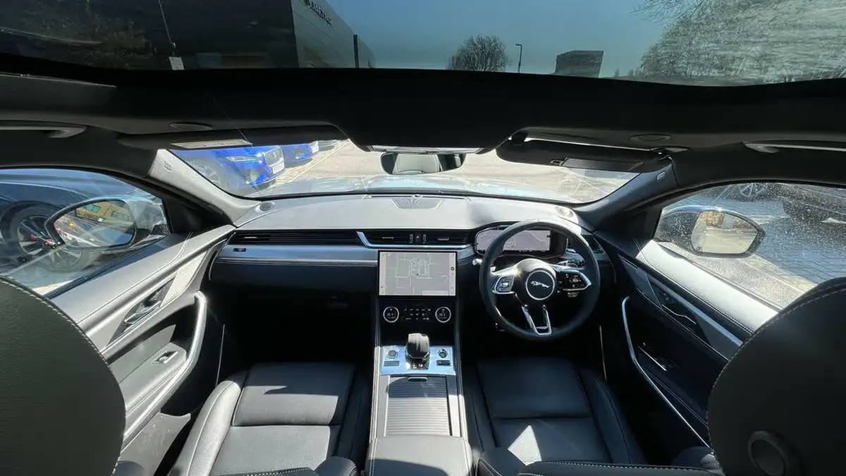 2024-jaguar-f-pace-20-d200-r-dynamic-se-black-90th-anniversary-edition-big-2