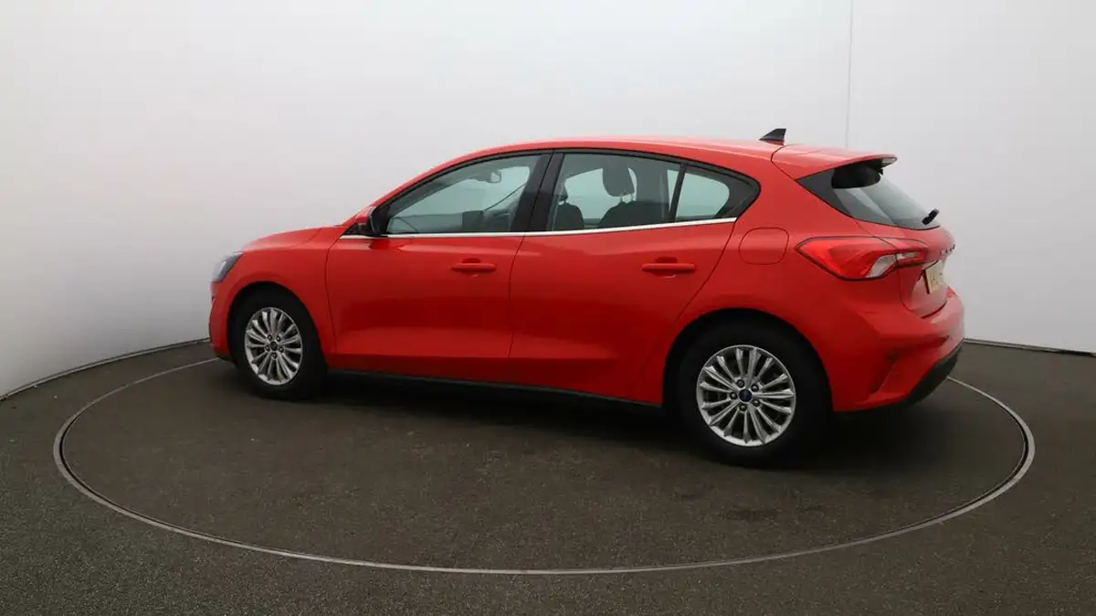 2021-ford-focus-15-titanium-edition-hatchback-big-37