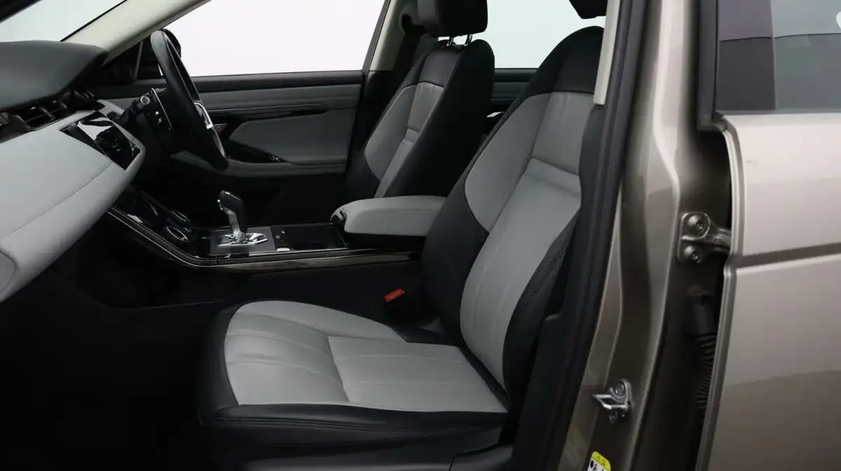 2021-land-rover-range-rover-evoque-15-p300e-r-dynamic-se-big-13