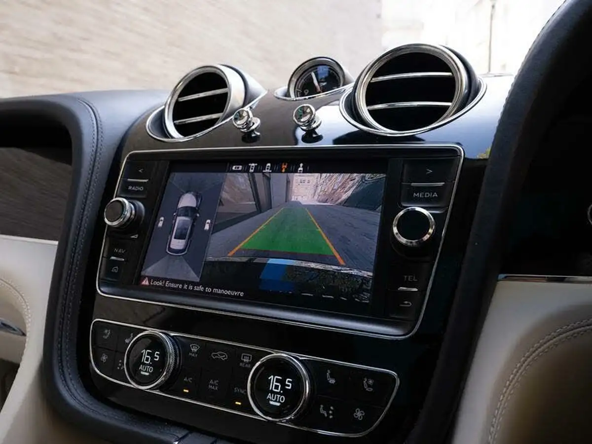 2019-bentley-bentayga-60-w12-speed-big-41