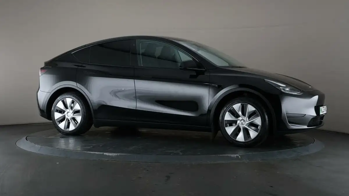 2023-tesla-model-y-e-rwd-big-49