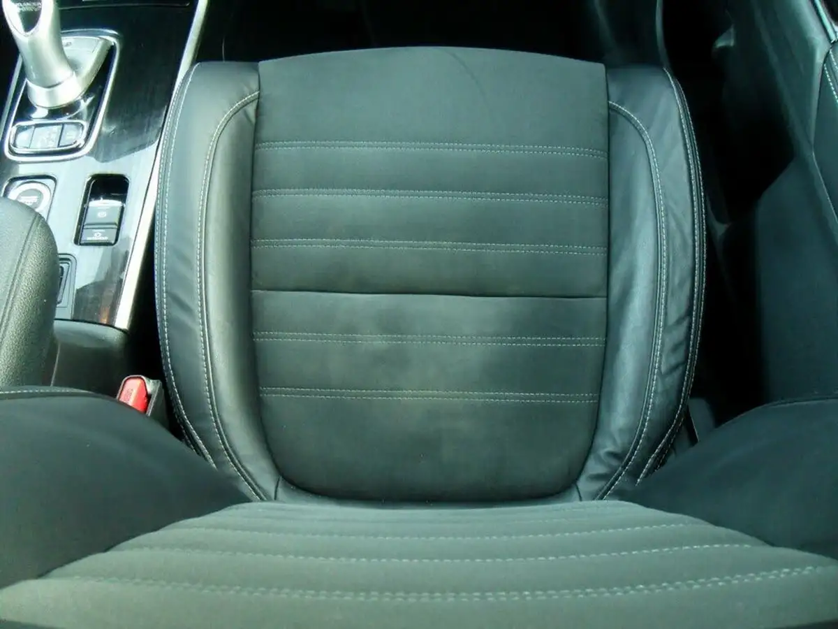 2017-mitsubishi-outlander-20-juro-phev-big-45