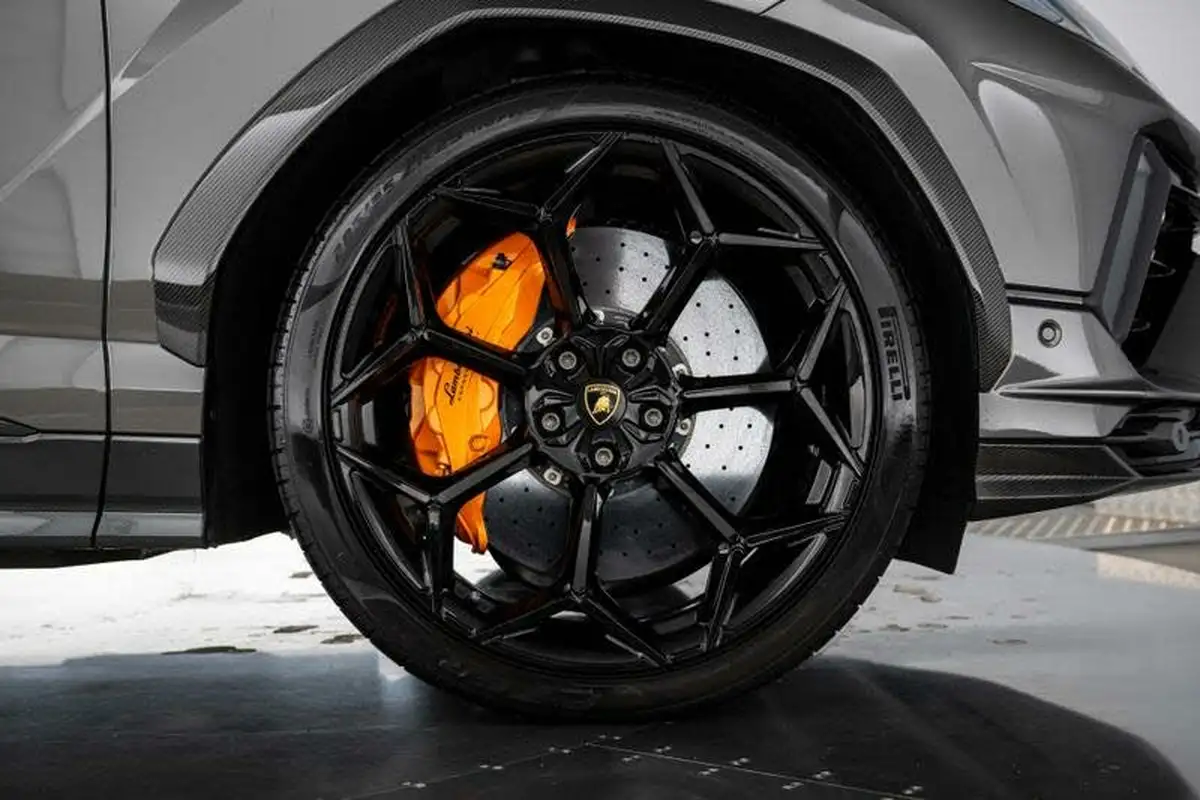 2023-lamborghini-urus-40-no-trim-big-8