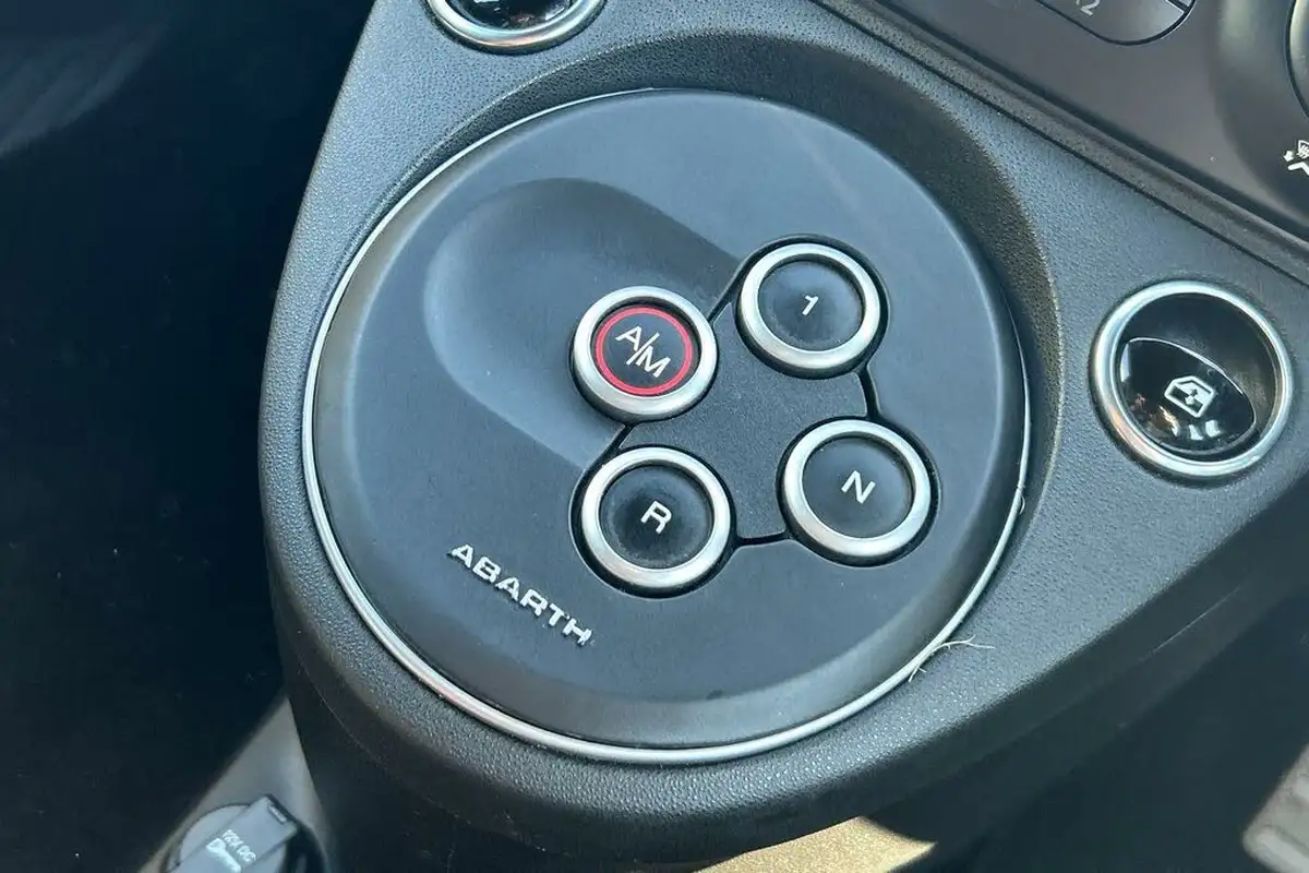 2021-abarth-595-14-tjet-f-mta-big-24