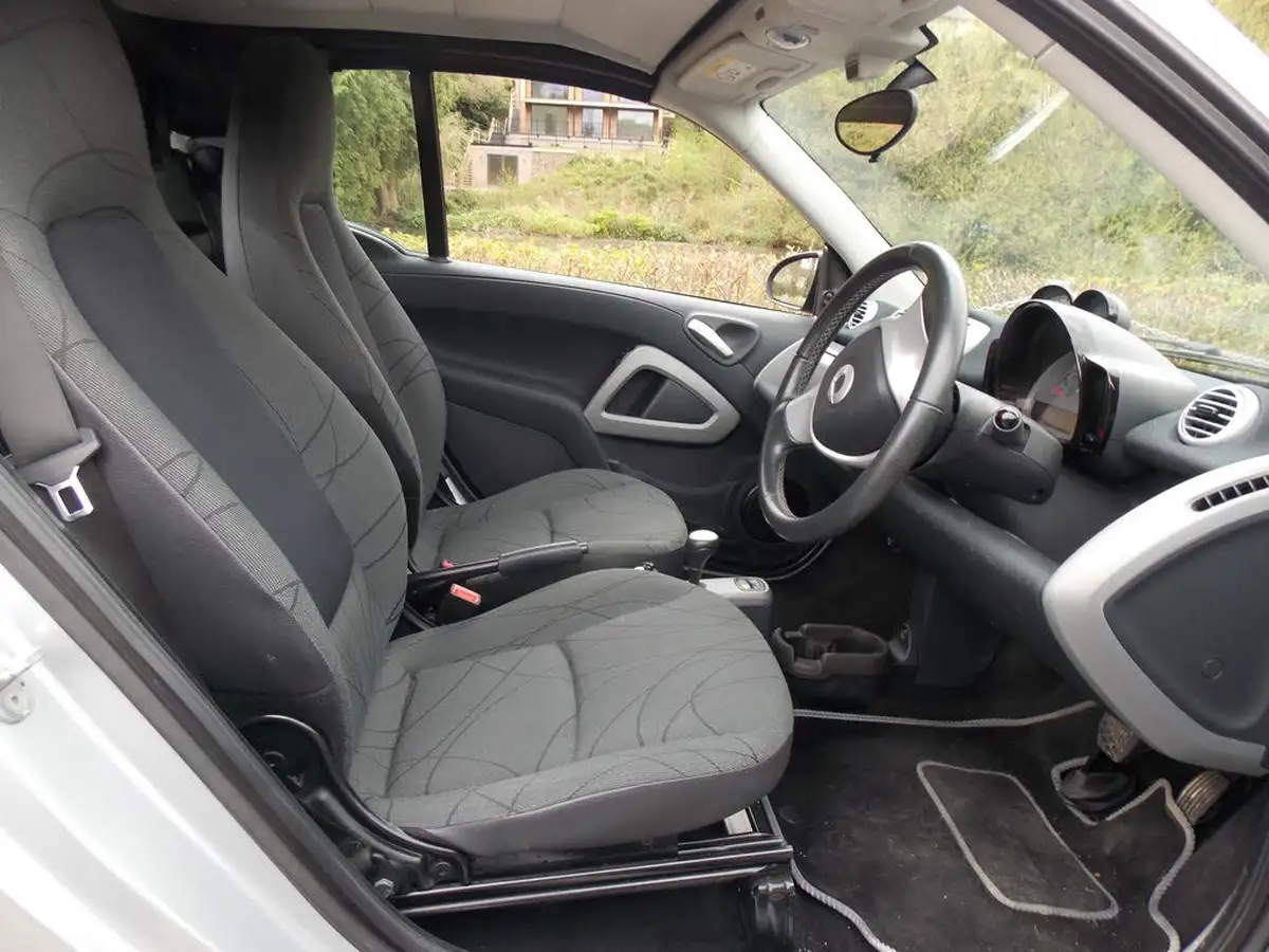 2014-smart-fortwo-10-passion-71bhp-cabriolet-big-11