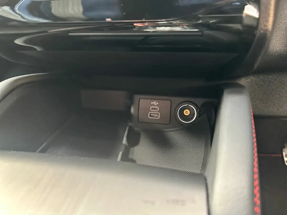 2024-ford-kuga-25t-st-line-243ps-phev-big-23