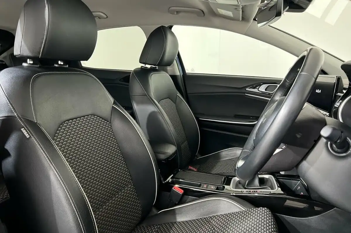 2023-kia-xceed-15-t-gdi-3-158bhp-big-17