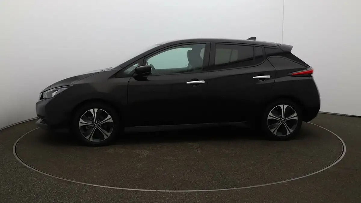 2021-nissan-leaf-e-tekna-big-4