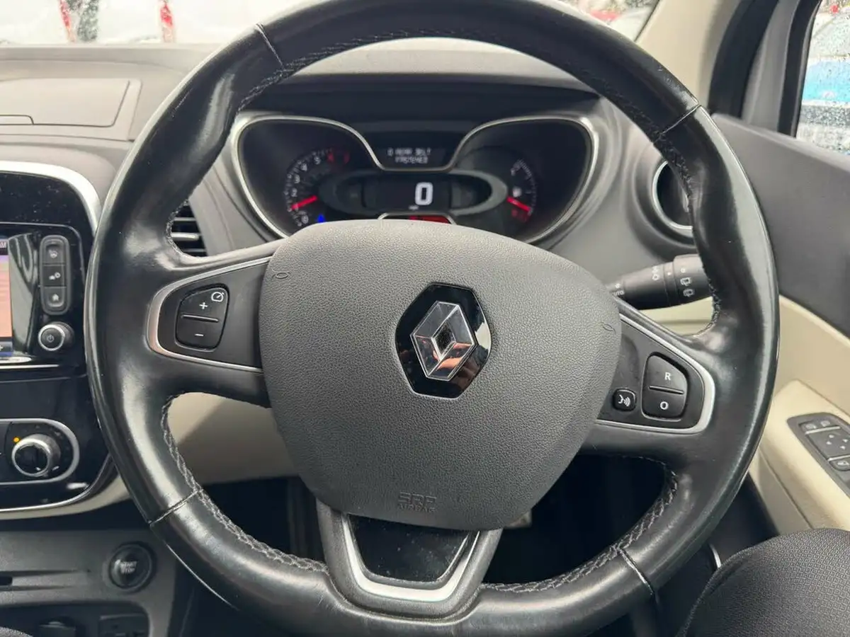 2018-renault-captur-09-tce-gt-line-big-17