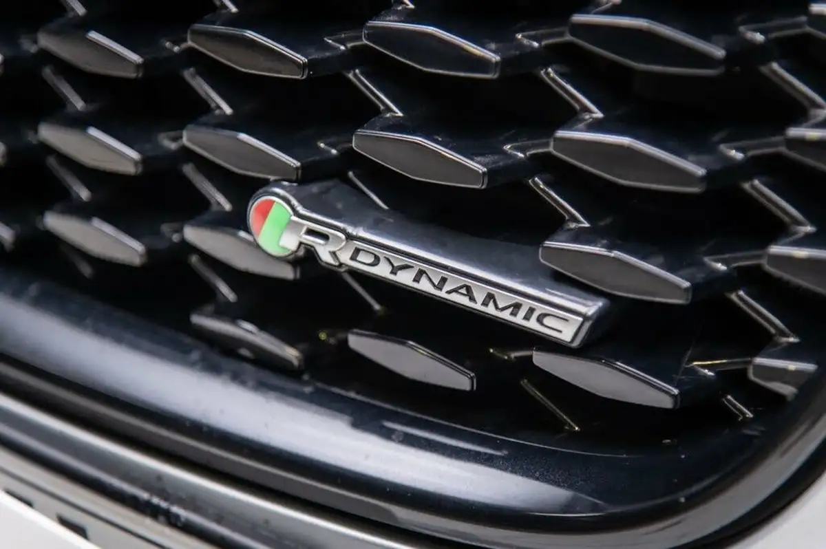 2021-jaguar-f-pace-20-d200-r-dynamic-hse-mhev-big-39