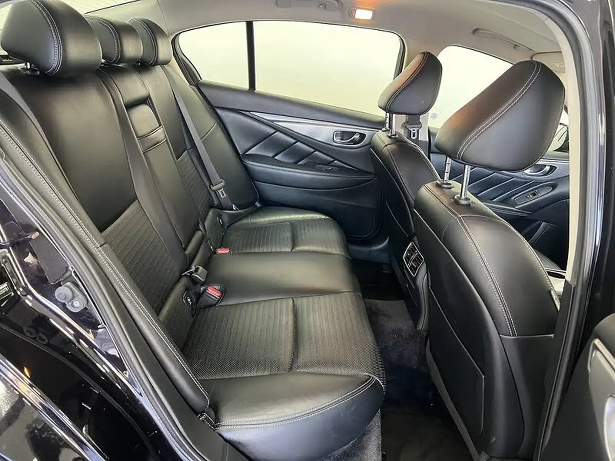 2016-infiniti-q50-20-sport-big-15