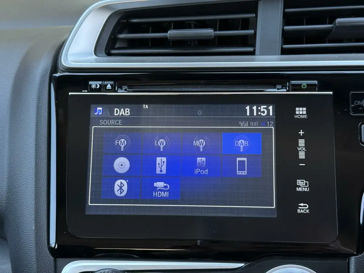2020-honda-jazz-13-i-vtec-se-cvt-big-19