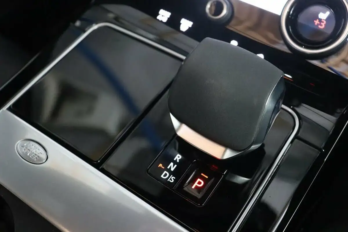 2021-land-rover-range-rover-velar-20-d200-velar-edition-big-19