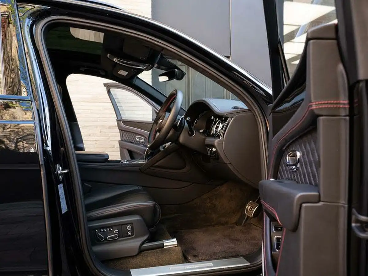 2023-bentley-bentayga-40-v8-big-15