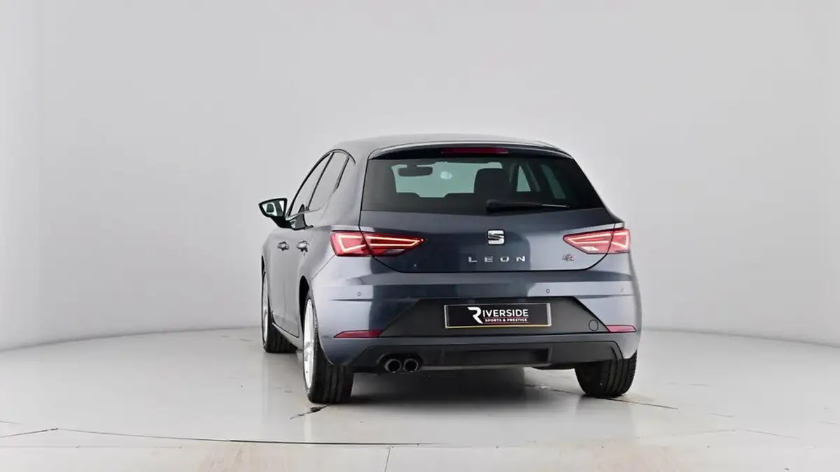 2019-seat-leon-20-tsi-fr-hatchback-big-70