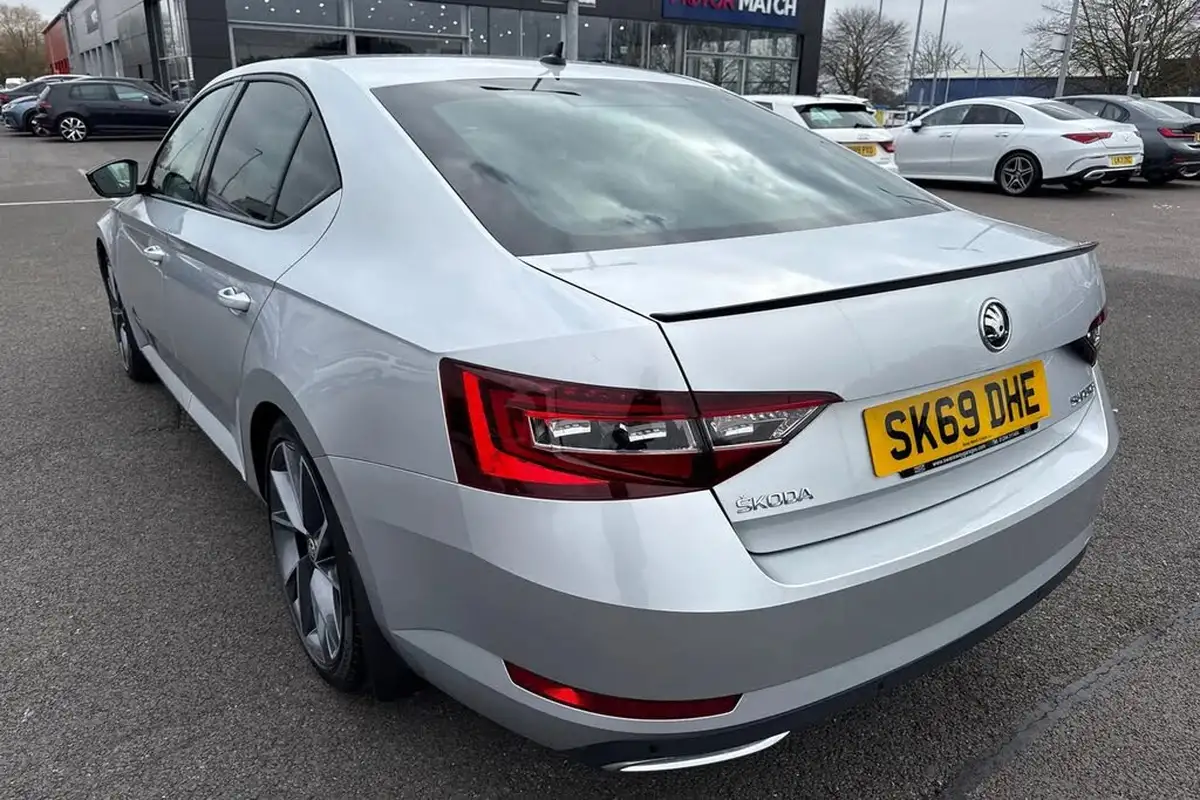 2019-skoda-superb-20tdi-sportline-plus-190ps-hatchback-dsg-big-7