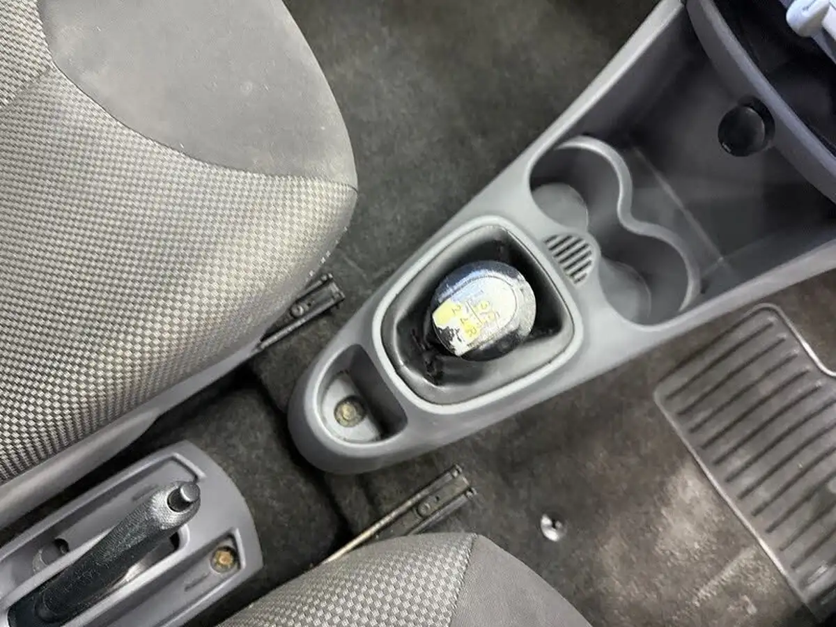 2011-toyota-aygo-10-aygo-go-vvt-i-5d-big-26