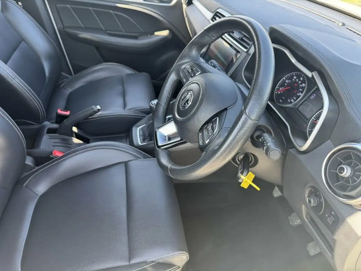 2020-mg-zs-suv-15-vti-tech-exclusive-106ps-big-10