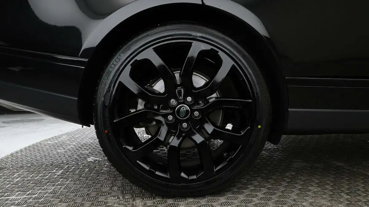 2021-land-rover-range-rover-30-d300-westminster-black-big-11
