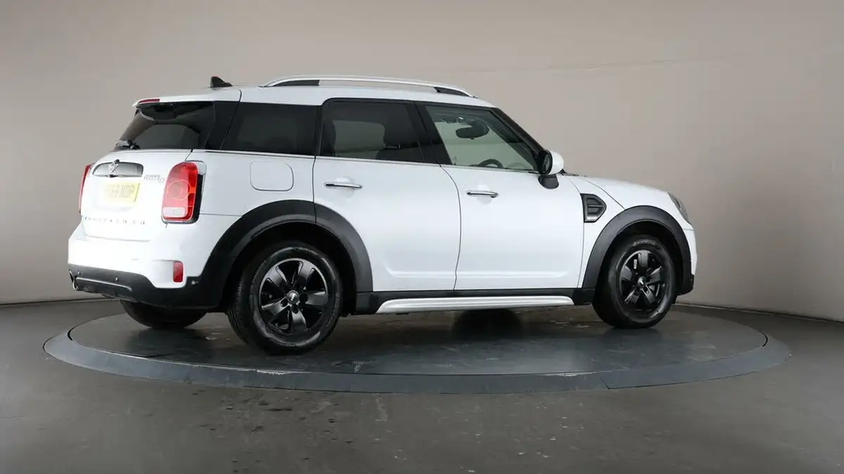 2019-mini-countryman-20td-cooper-d-classic-auto-big-58