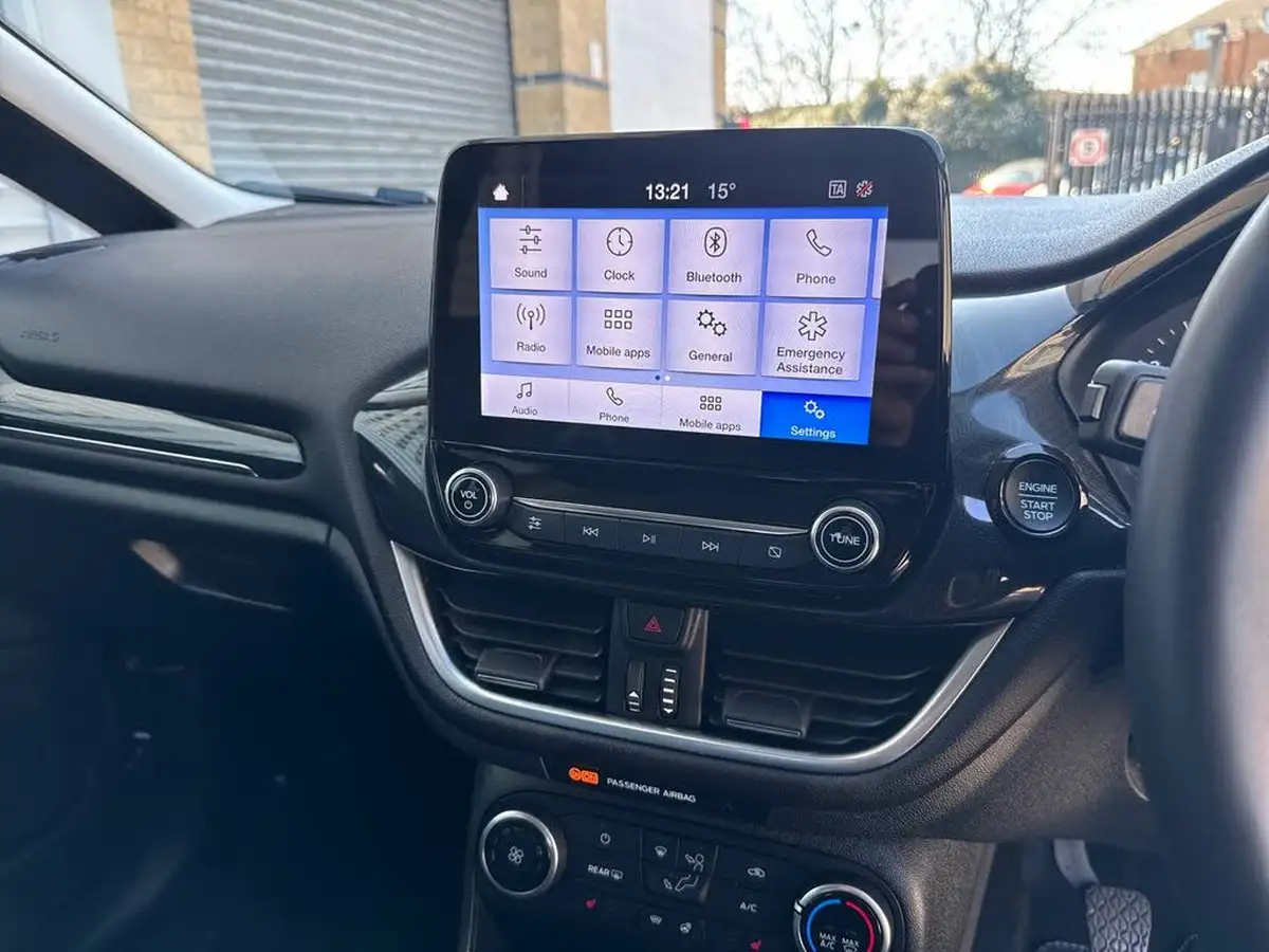 2023-ford-fiesta-10t-active-125ps-hybrid-mhev-big-18