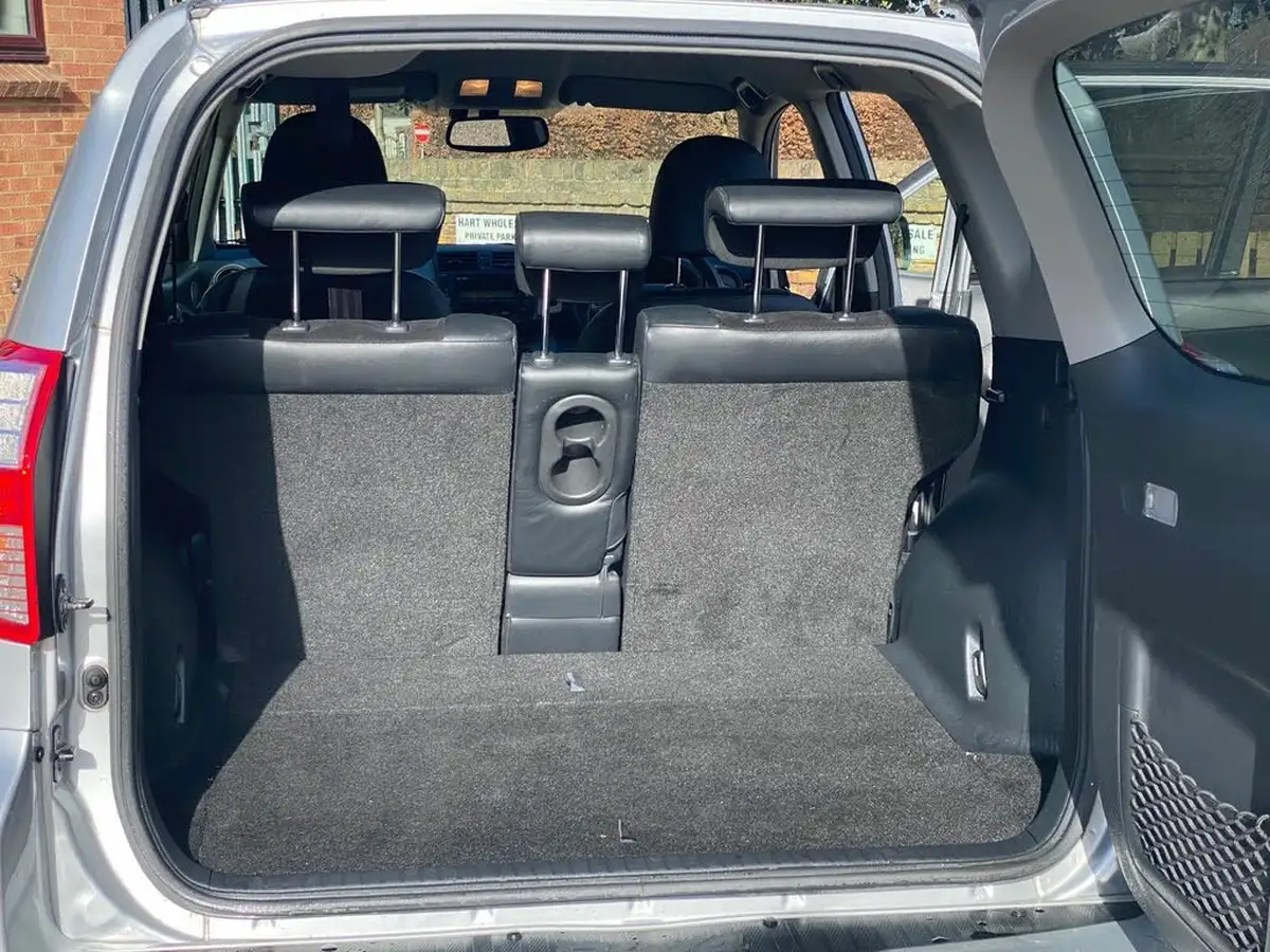 2011-toyota-rav4-22td-xt-r-22d-cat-150bhp-euro-5-auto-big-41