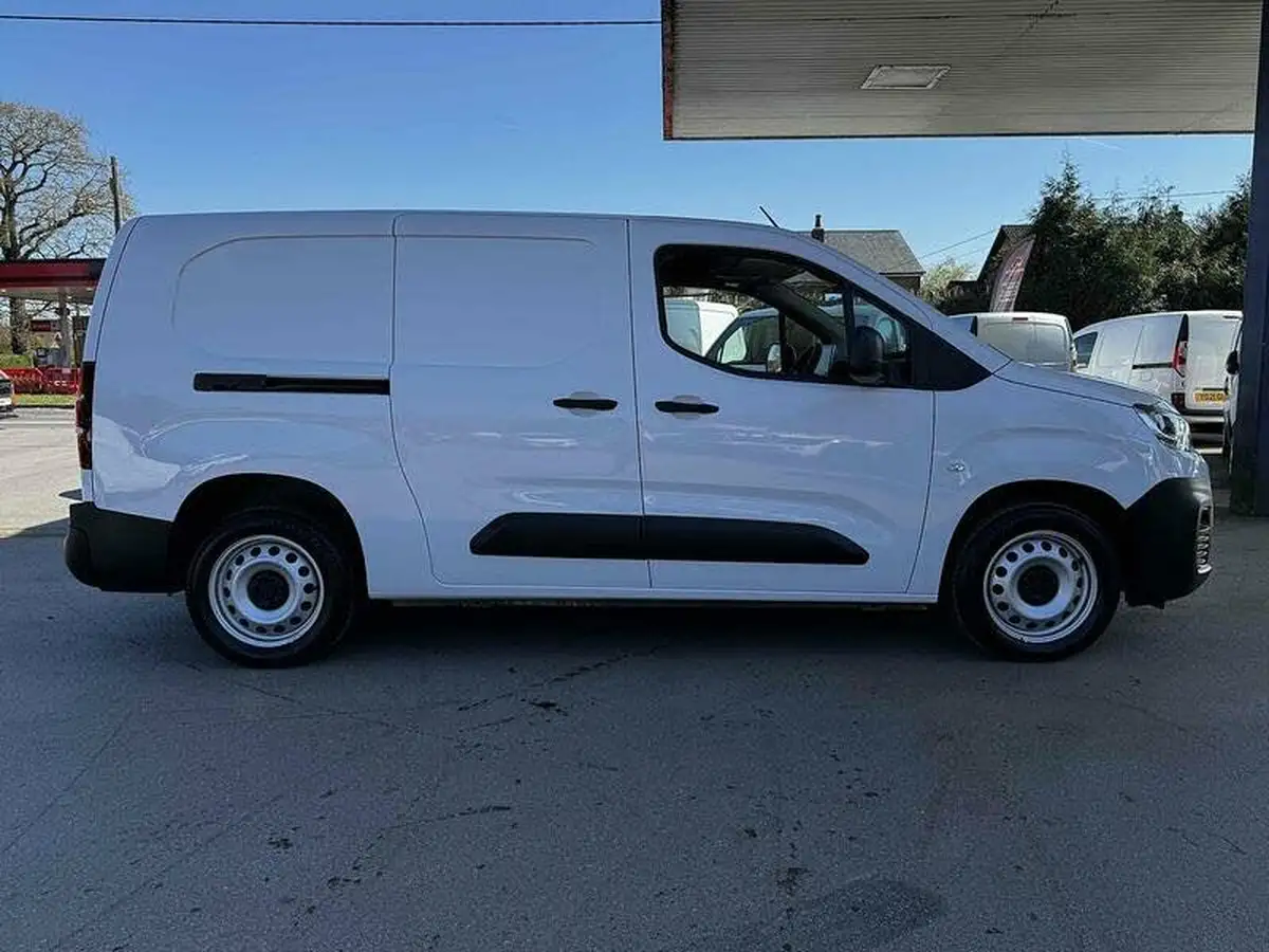 2023-citroen-berlingo-big-15