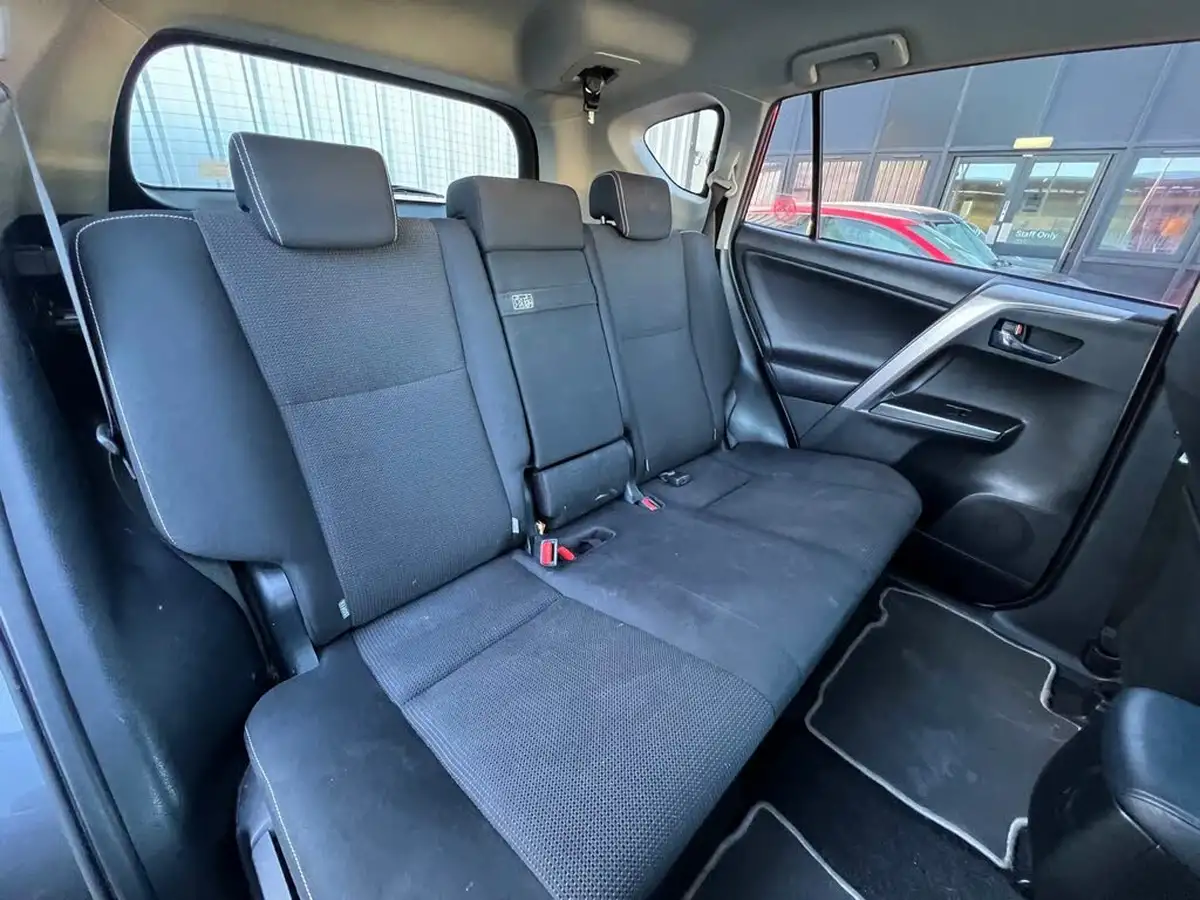 2018-toyota-rav4-25-vvt-i-icon-tech-big-19