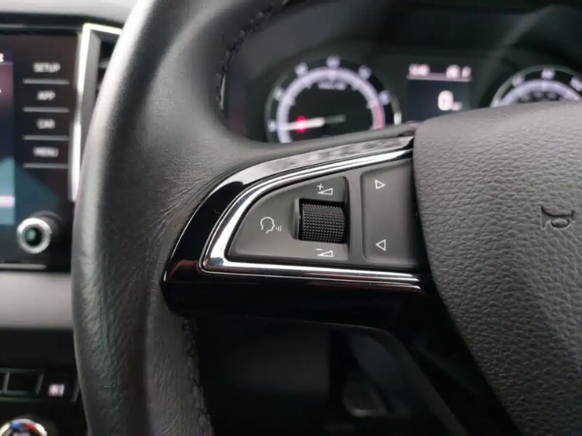 2019-skoda-karoq-15-tsi-se-dsg-big-16