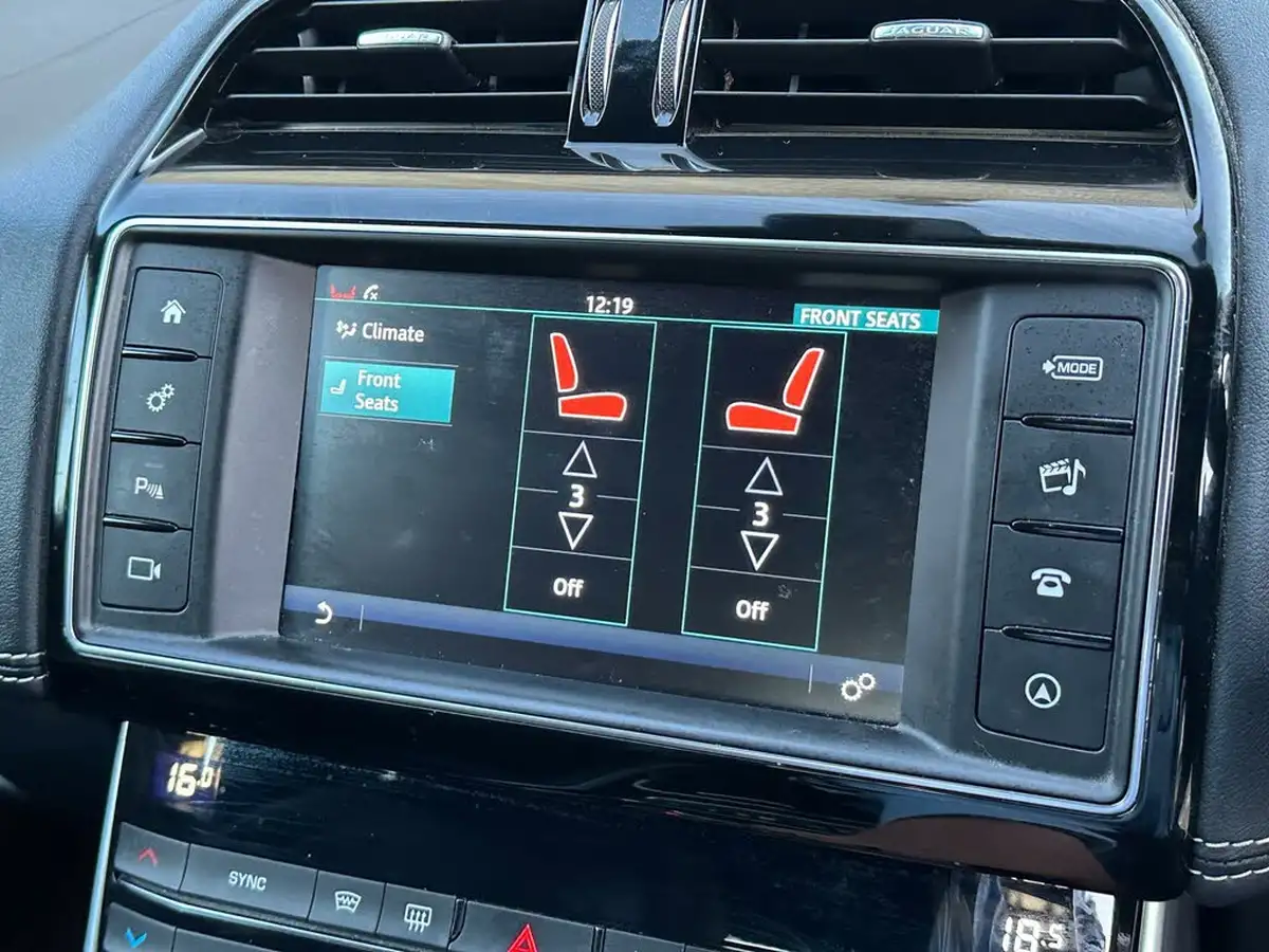 2018-jaguar-xe-20i-r-sport-249ps-1998cc-big-30