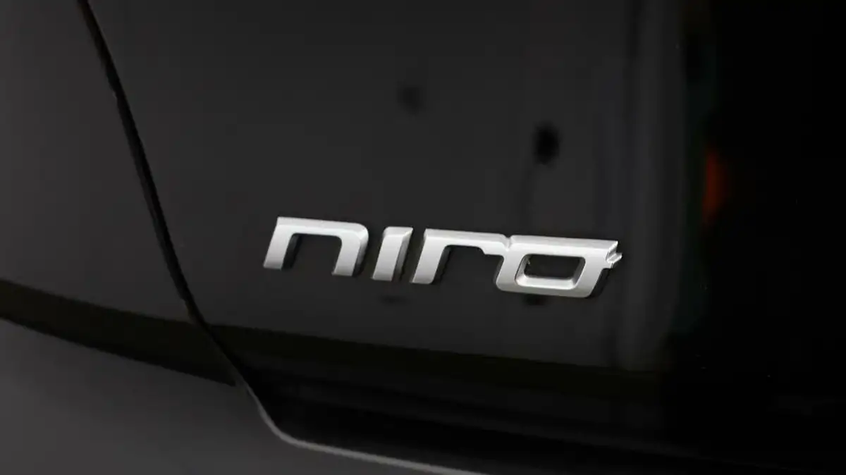 2021-kia-e-niro-ev-3-big-19